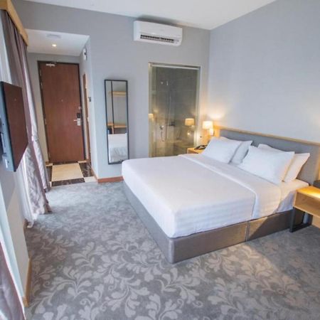 Redpine Boutique Hotel Skudai Exterior photo