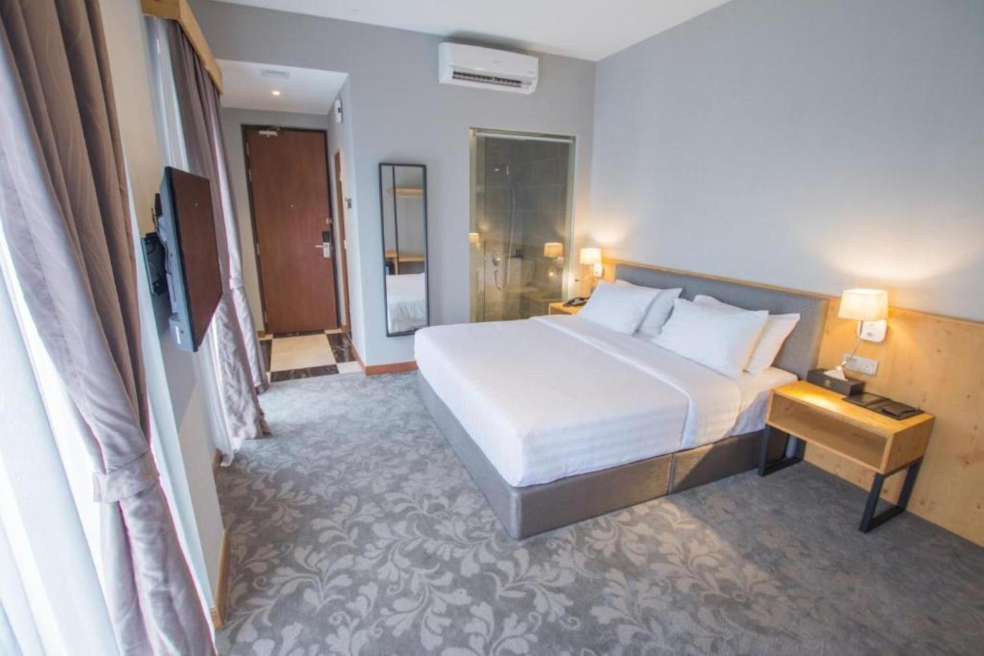 Redpine Boutique Hotel Skudai Exterior photo