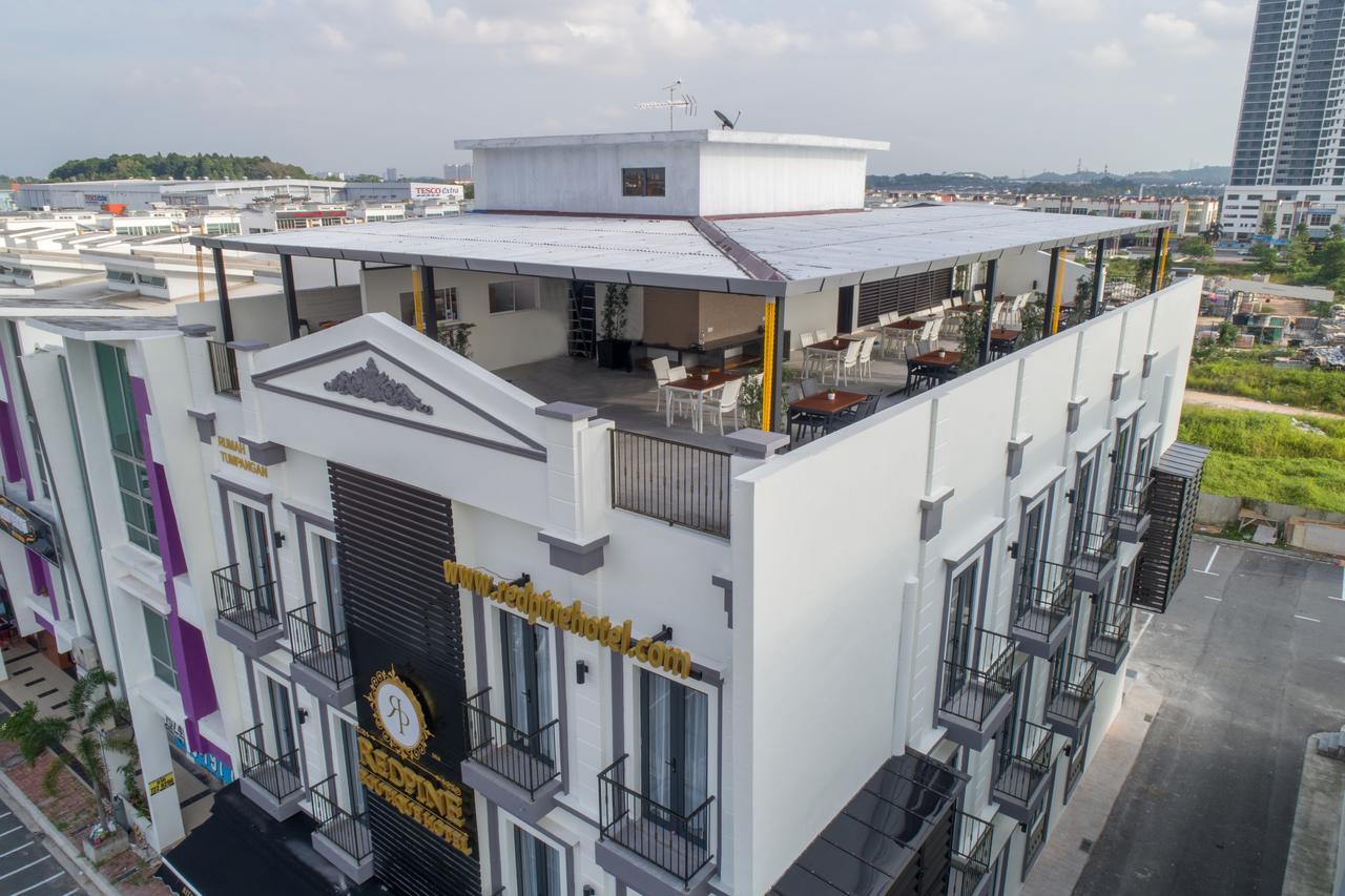 Redpine Boutique Hotel Skudai Exterior photo
